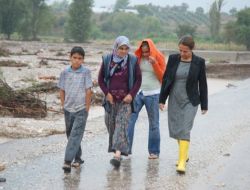 Ak Partili Vekiller Sel Bölgesinde İncelemelerde Bulundu