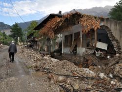 Antalya’da Etkili Olan Selde Kaybolan 6 Kişinin 2’sinin Cesedine Ulaşıldı
