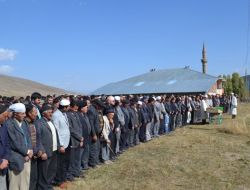 Trafik Kazasında Hayatını Kaybeden İmam Gözyaşları İçinde Toprağa Verildi