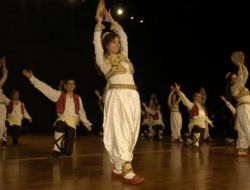 Uü ‘halk Dansları Şenliği’nde Otantik Esinti