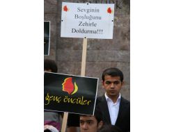 Trabzonlu Gençler Bira Festivaline Tepki Gösterdi