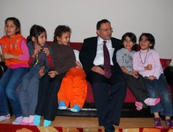 Vali Saran'dan Kimsesiz Çocuklara Ziyaret