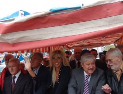 Sinema Sanatçıları Şehir Turu Attı