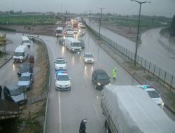 SU BİRİKİNTİSİ KAZAYA NEDEN OLDU