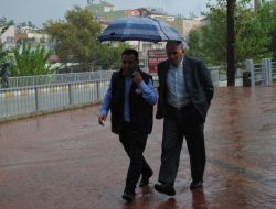 Sağanak Yağış Hayatı Olumsuz Etkiliyor