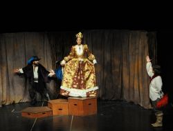 16 Tiyatro Topluluğu 7 Gün Oyun Sahneledi, 7 Bin 500 Çocuk İzledi