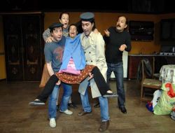 Büyükşehir Belediye Tiyatrosu 'ödenmeyecek Ödemiyoruz' Oyunuyla Perde Diyecek