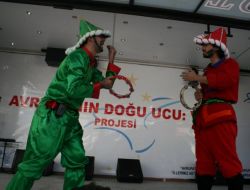 Ağrılılar, Ab'yi Tiyatroyla Anlattı