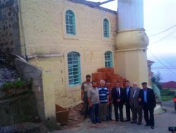 Sürmene’de İki Camii Restoresine 400 Bin Lira Destek