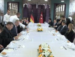 Davutoğlu Alman Mevkidaşıyla Bir Araya Geldi