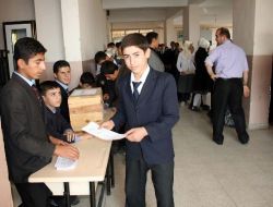 Midyat İmam Hatip Lisesi Öğrencileri, Okul Meclis Başkanını Seçti