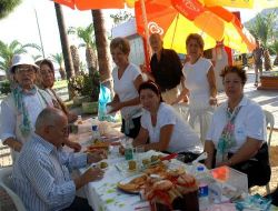 Kermese İlgi Olmayınca, Yaptıklarını Kendileri Yedi
