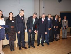 Bakanlar sempozyuma katıldı!