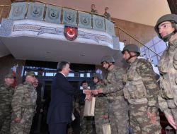 Cumhurbaşkanı Gül'ün Sınır Komutanlıklarını Ziyareti