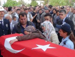 Şehit Polis Gözyaşlarıyla Toprağa Verildi