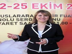 12. Evcil Hayvan Show'un Kurdelesini Minikler Kesti