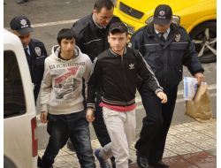 Alkolün Etkisiyle İki Kişiyi Bıçaklayan İki Şüpheli Adliyeye Sevk Edildi