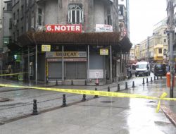 Şüpheli Paketten Cam Parçaları Çıktı