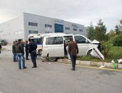 BURSA'DA KAZA: 1'İ AĞIR 23 YARALI