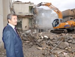 Çarpık Yapılaşmayı Önlemek İçin Yapılan Yıkımlar Sürüyor