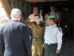Şalit'ten Netanyahu'ya Asker Selamı