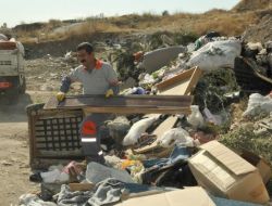 Bornova’da 'Alo Moloz' İle Yılda 26 Bin Ton Moloz Toplanıyor