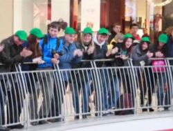 Rusya’da Çevrecilerden İlginç Etkinlik; Avm’de Yerden Çöp Alma Yarışması