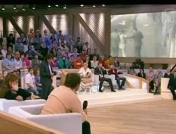 Rusya Bu Görüntüyü Tartışıyor; Tek Yumrukla Masum Vatandaşı Öldürdü