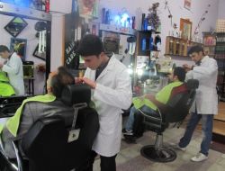 Sigarayı Bırakan Müşterilerini 1 Yıl Boyunca Ücretsiz Tıraş Edecek