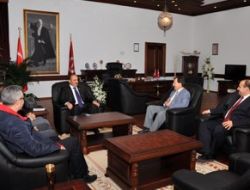 Umsad Yönetimi, Rektör Aydın'ı Ziyaret Etti