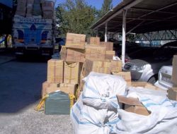 Bir Kamyon Dolusu Kaçak Eşya