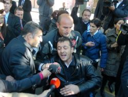 Başbakanlık Korumasından Eylemci Gaziye Koruma