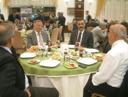 Düzce Valisi Şahin, Yabancı Misafirleri Yemekte Ağırladı