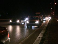 D-100 Karayolu'nu Trafiğe Kapattılar