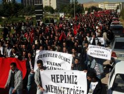 Selçuk Üniversitesi Öğrencileri Terörü Protesto Etti