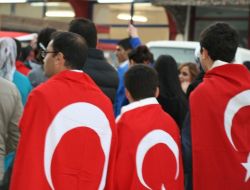 VEZİRKÖPRÜ’DE BİNLER YÜRÜDÜ