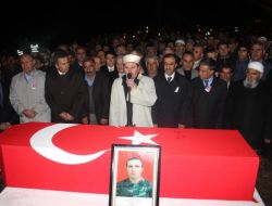 Cenazeye Bakan Yıldırım da Katıldı