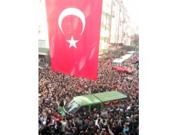 Şehit Eyüp Çolakoğlu'nun Naaşı Helallik İçin Baba Evinde