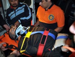 Dereye Uçan Otomobil Sürücüsü Ağır Yaralandı