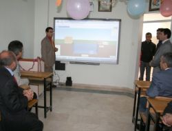 Öğretmen Ve Hayırsever İşbirliğiyle Akıllı Tahta Ve Sanal Kütüphane Kuruldu