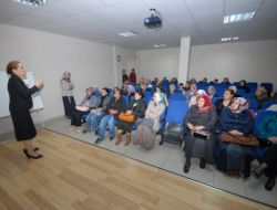 Büyükşehir Belediyesi'nden 14 Haftalık Aile Eğitim Semineri