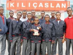 Somalili Öğrenciler, Kurban İçin Harçlıklarını Ülkelerine Gönderdi