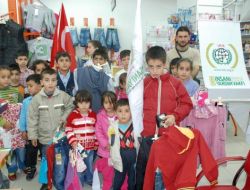 İhh Bayram Öncesi Yetim Çocukların Yüzünü Güldürdü