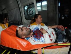 Bıçaklı Kavgada 2 Kişi Ağır Yaralandı