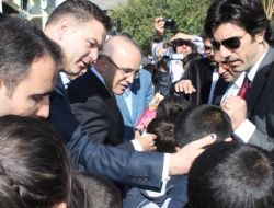 Şimşek 1 aylık maaşını Van'a bağışladı