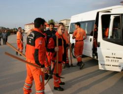 Bursa’dan 30 Kişilik Ekip Van’a Hareket Etti