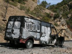Teröristler Tunceli'de Araç Yaktı!