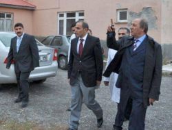 Kars Valisi, Halk Sağlığı Laboratuvarı'nda İncelemelerde Bulundu.