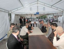 Vali Lekesiz Şehit Ailelerine Taziye Ziyaretinde Bulundu