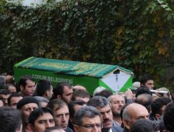 Van'daki Depremde Hayatını Kaybeden Çorumlular Son Yolculuğuna Uğurlandı